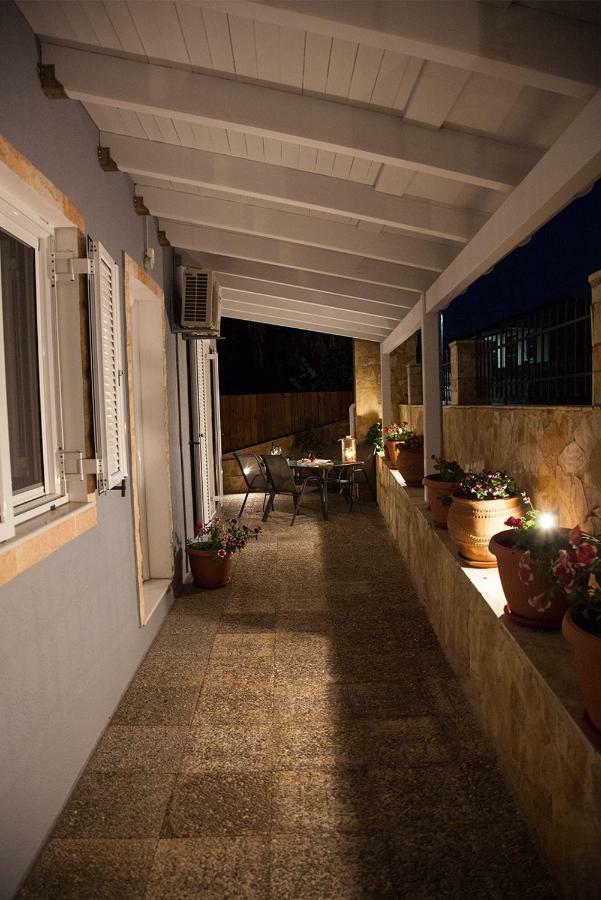 La Casa D'Estate Villa Lakithra Exterior photo